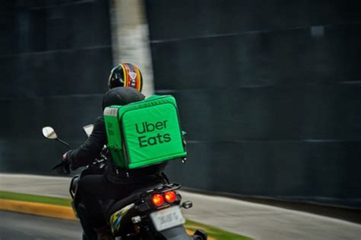 Can you drive Uber Eats with a coupe?